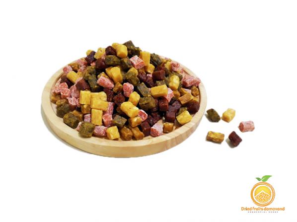 بررسی عوامل موثر بر قیمت میوه خشک مکعبی